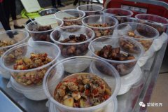 ▲正在恶劣的防汛大堤